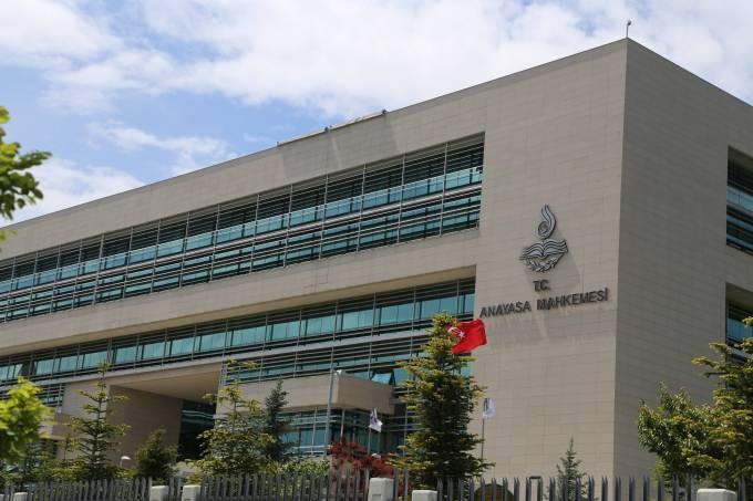 CHP, ilki hariç tüm KHK'leri Anayasa Mahkemesine taşıyor