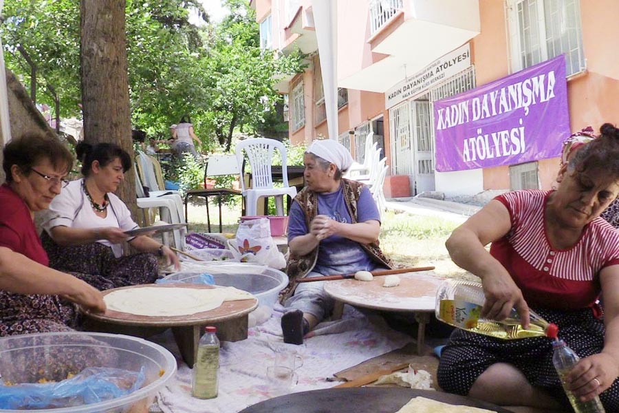 Atölyeyle kadınlar evlere hapsolmuyor