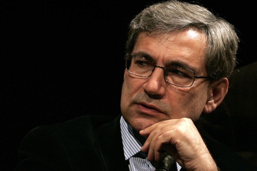 Pamuk: Gücün giderek merkezileşmesinden öfkeliyiz