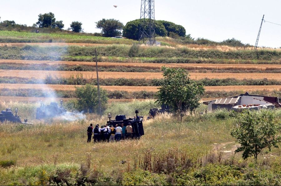 Arnavutköy'de çatışma: Emniyet müdürü ile polis yaralandı