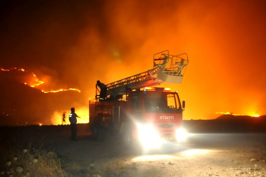 Bodrum'da yangın sürüyor