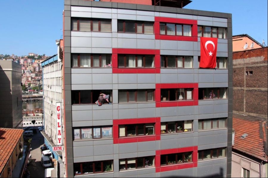 Kadın emekçi için sıradan bir gün: Tehlikeli temizlik