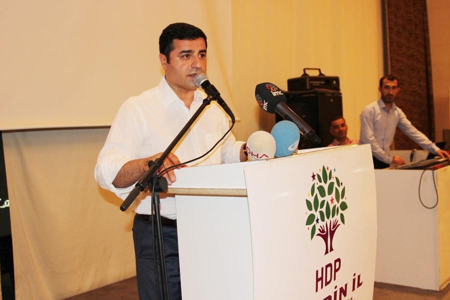 Demirtaş'tan Erdoğan'a: Niye bu halkla iftara oturamıyorsun?