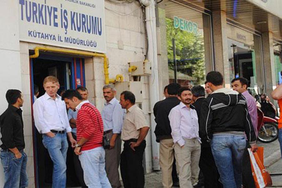 ‘İşçiden alıp sermayeye vererek işsizlik çözülmez’