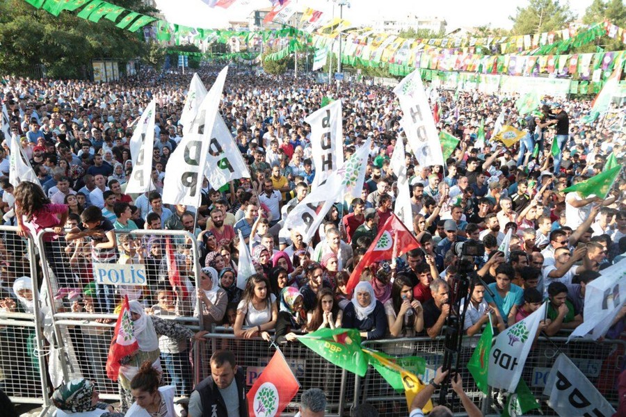 Darbelere karşı demokrasi ve barış hemen şimdi