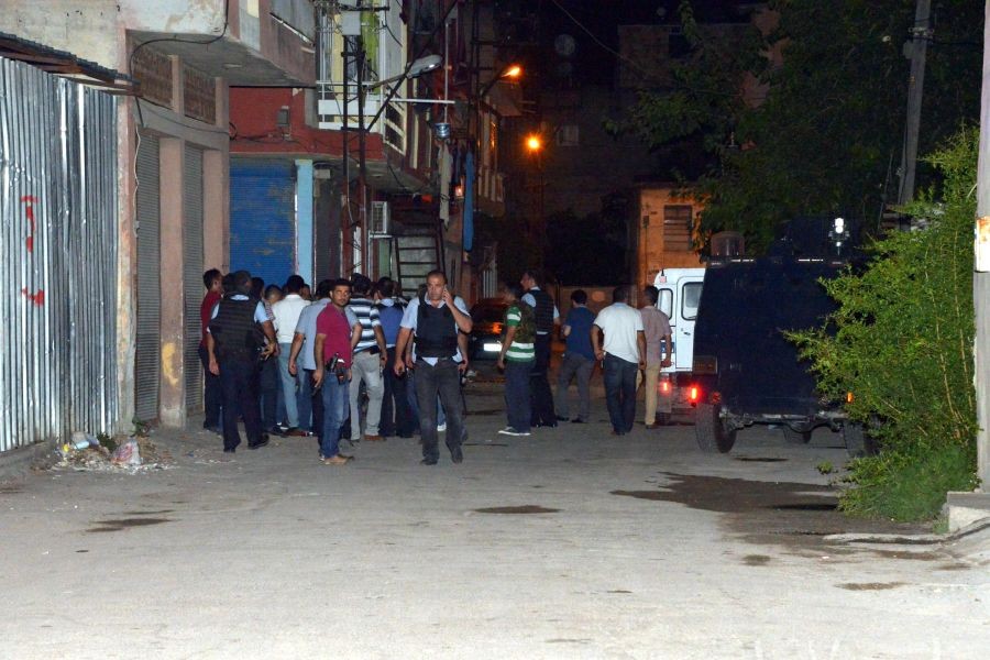 Adana'da silahlı çatışma: 1 polis yaşamını yitirdi