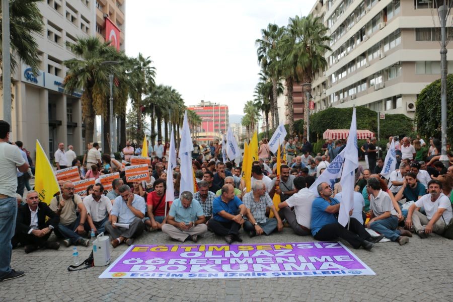 İzmir'de eğitim sezonu eylemle açıldı