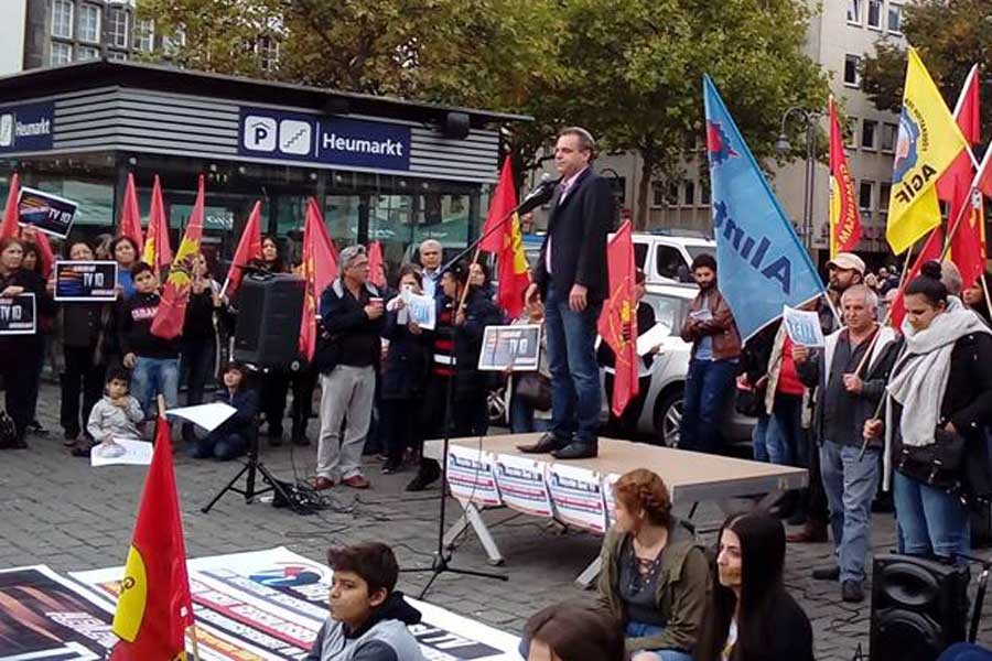 Radyo ve TV’lerin kapatılması, Almanya’da protesto edildi