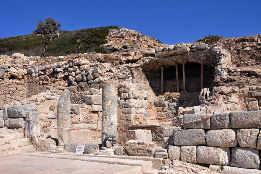 Knidos’ta şeref tribünü bulundu