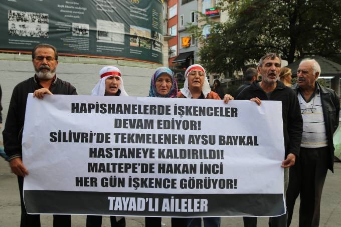 TAYAD'lılar cezaevlerindeki işkenceyi protesto etti