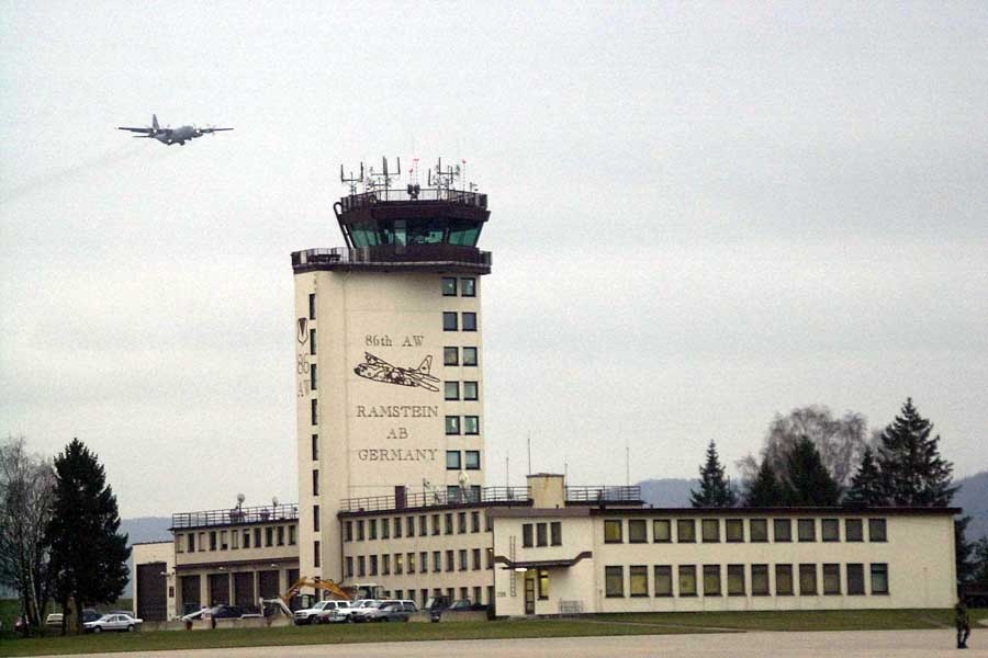 ‘Almanya NATO üssünde Türk askerleri iltica başvurusu yaptı’