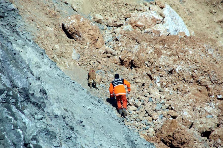 Şirvan'da arama çalışmaları yapılan madende yine şev kayması