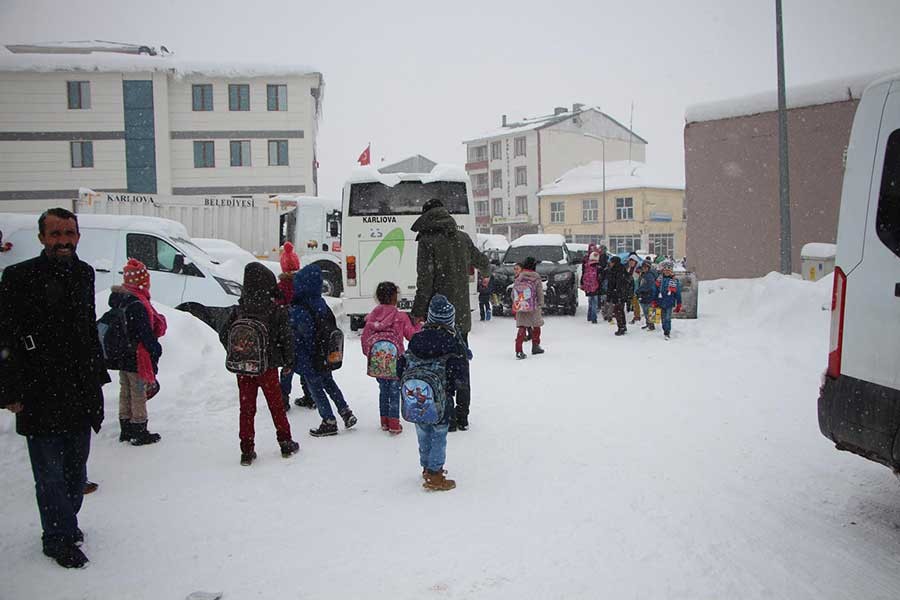 Çanakkale'nin üç ilçesinde okullara kar tatili