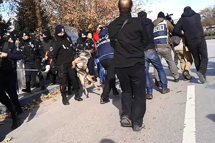 İhraçları protesto eden ESM üyelerine gözaltı