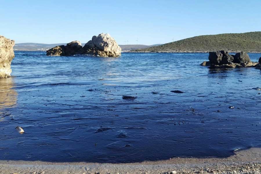 Çeşme kıyılarından felaket manzaraları