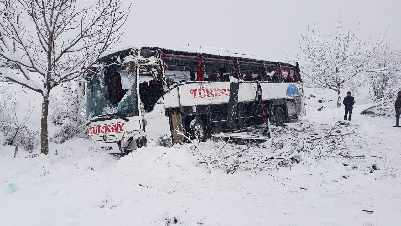 Sinop'ta uçuruma yuvarlanan otobüste 5 ölü