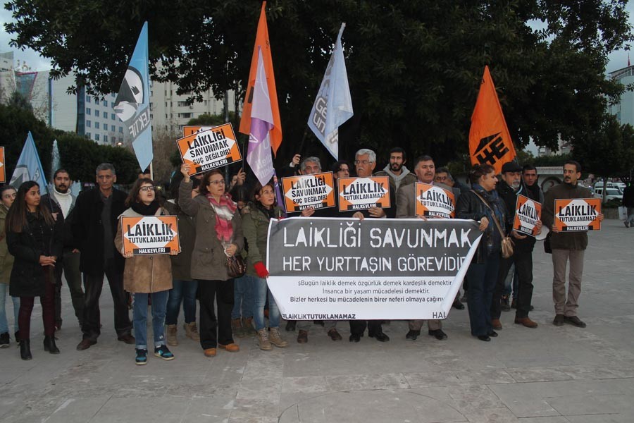 Adana’da laiklik çağrısı yapanların tutuklanmasına tepki