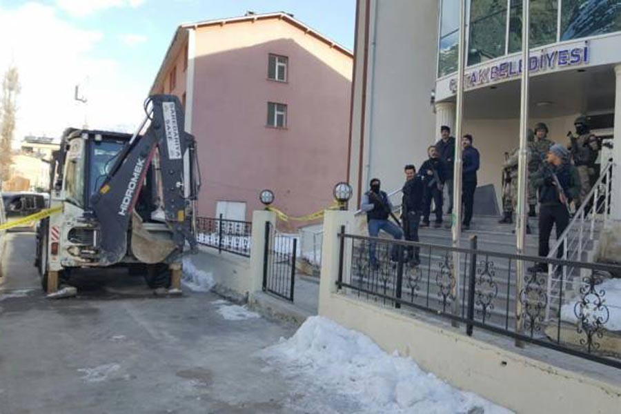 Çatak Belediyesi’ne kayyım atandı