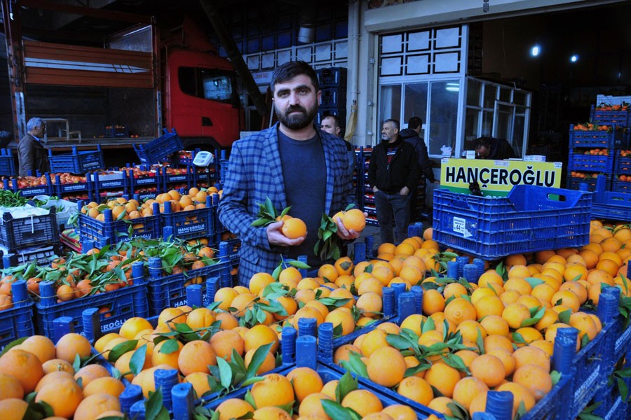 Kar ve soğuk nedeniyle sebze ve meyve fiyatları katlandı