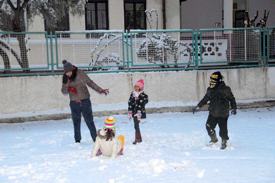 Uşak'ta eğitime 2 gün kar tatili