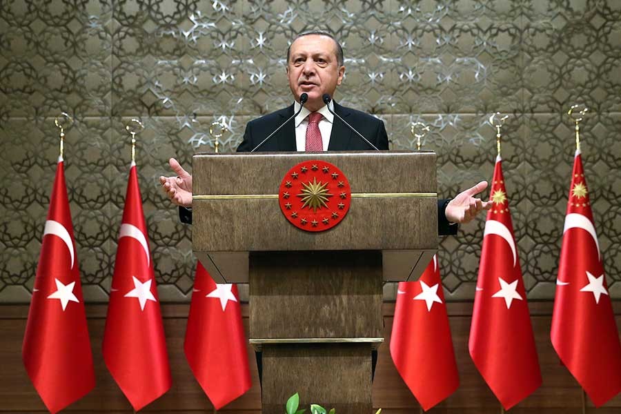 Erdoğan: Elinde silah olan teröristle dolar olanın farkı yok