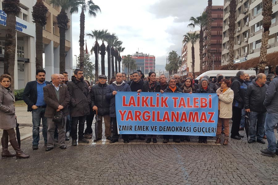 İzmir emek ve demokrasi güçleri: Laiklik talebi yargılanamaz