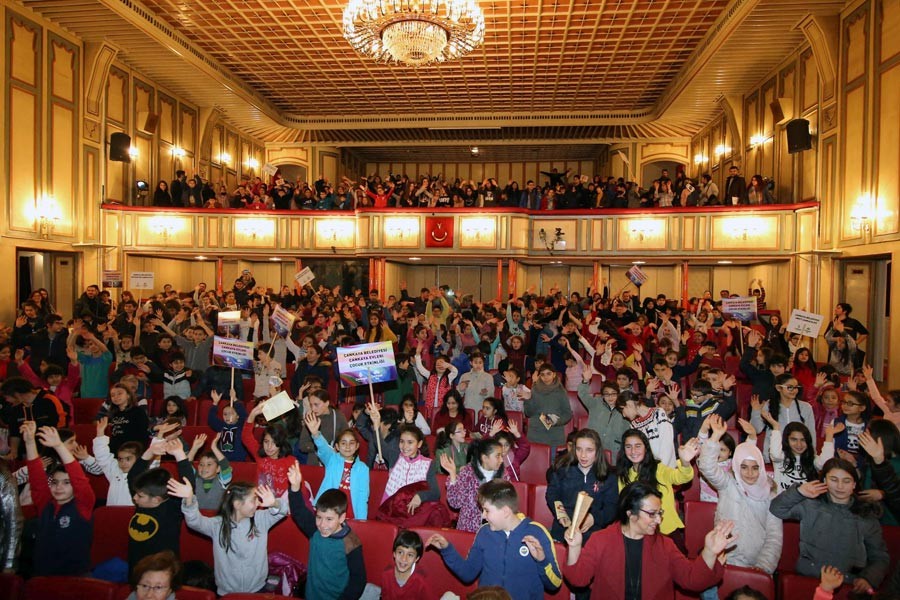 Çankaya Belediyesinden çocuklara karne hediyesi müzikal