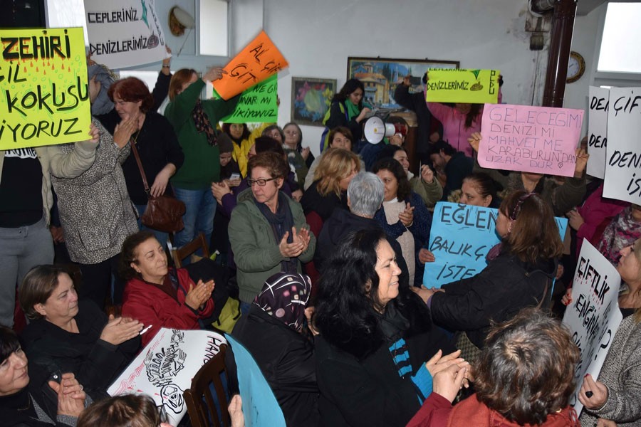 Karaburun’da balık çiftliği ÇED toplantısını halk engelledi