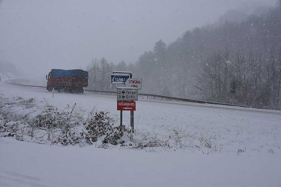 Sinop’ta 134 köy yolu ulaşıma kapandı