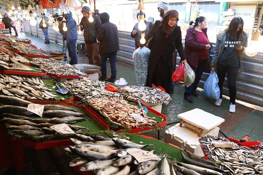 Balık fiyatları yüksek olunca; talep düştü