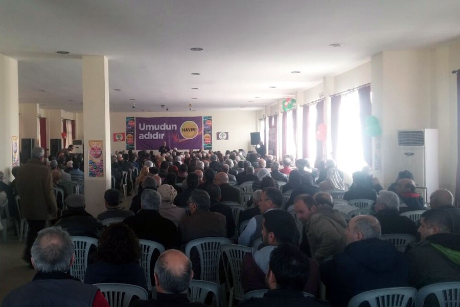 HDP İzmir’de ‘Hayır’ kampanyasına başladı