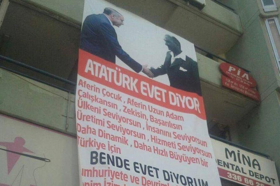 Mersin'de 'Atatürk de evet diyor' pankartı tepki çekti