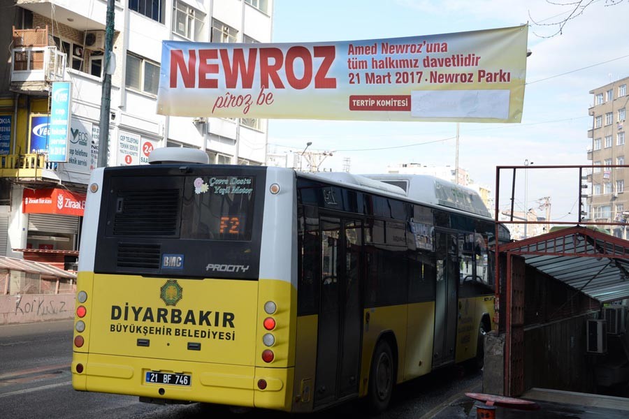 Diyarbakır'da Newroz pankart ve afişlerine DTK yasağı