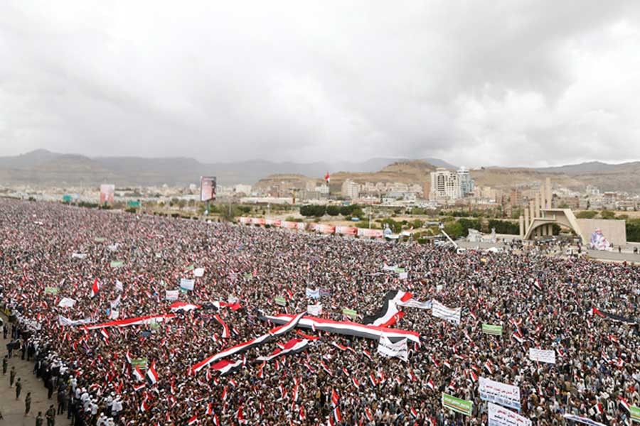 Yemen’de Suudi saldırılarına karşı dev yürüyüş
