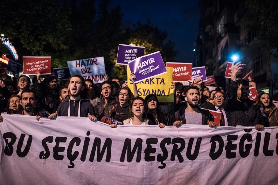 Kadıköy'de aynı yerde toplandılar