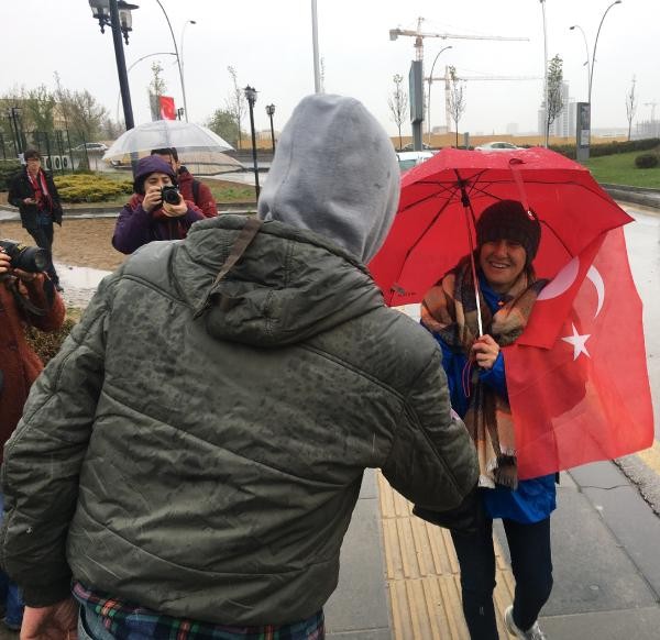 Referandum itirazı için yürüyen Hülya Şen, Ankara'ya ulaştı