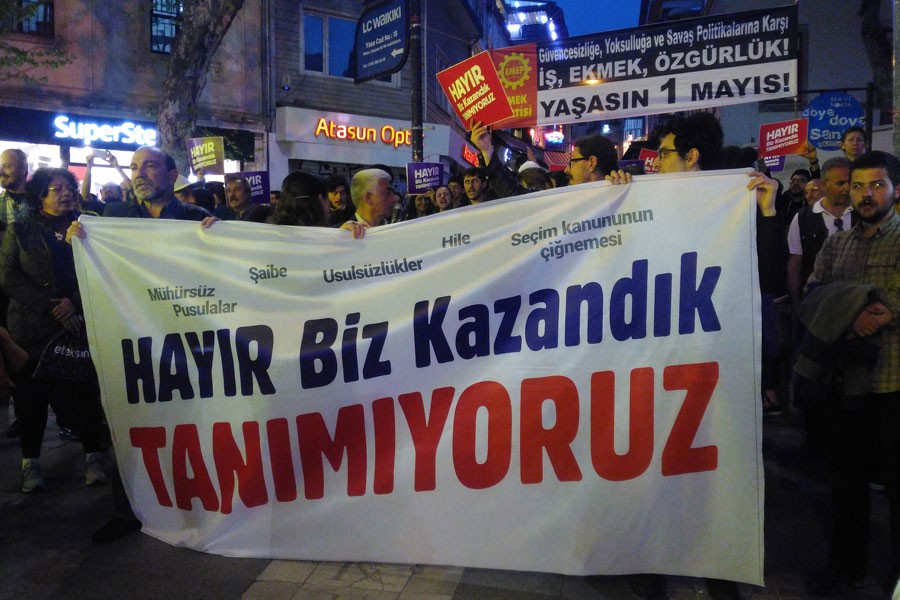 YSK'nin 'tam kanunsuzluk yok' açıklaması protesto edildi