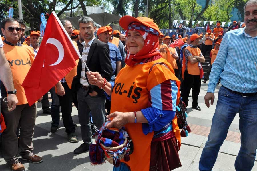 Trabzon'da renkli 1 Mayıs'a gölge düşüremediler