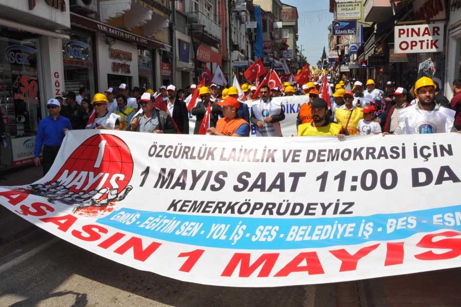 Bartın'da 1 Mayıs yürüyüşünün önünde madenciler yer aldı