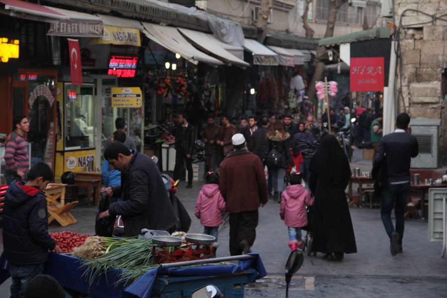 Haliliye’de bayrak asmak artık ‘zorunlu’