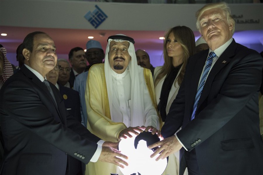 Trump'ın Suudi Arabistan ziyareti: Barış, aşk, silah satışı