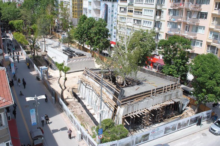 Eskişehir’de sevgi yolu kararırken, hamamyolu betonlaşıyor
