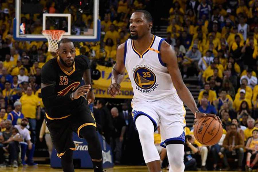 Durant ve Curry, LeBron’a şans tanımadı