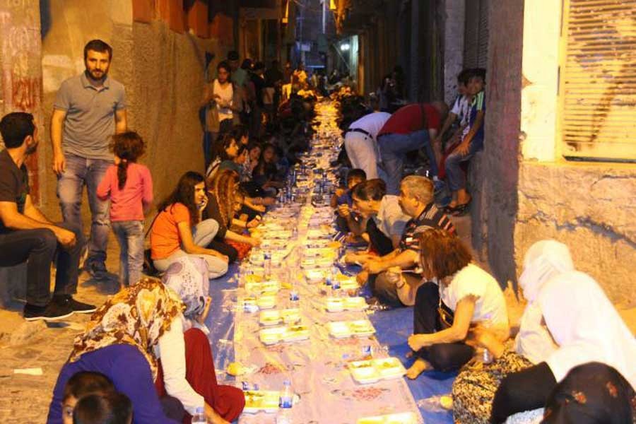 KESK’liler Sur’da yeryüzü sofrasında bir araya geldi