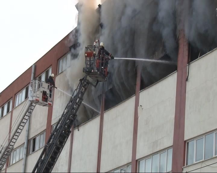 Arnavutköy'de fabrika yangını 