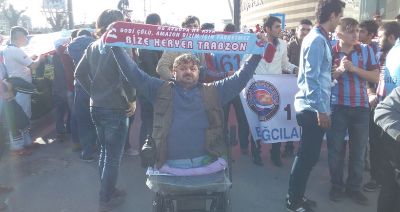 Trabzonspor taraftarı TFF binasına yürüdü