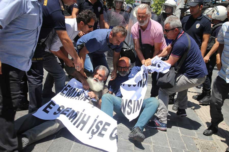 Yüksel Caddesi’nde 3 kişi gözaltına alındı