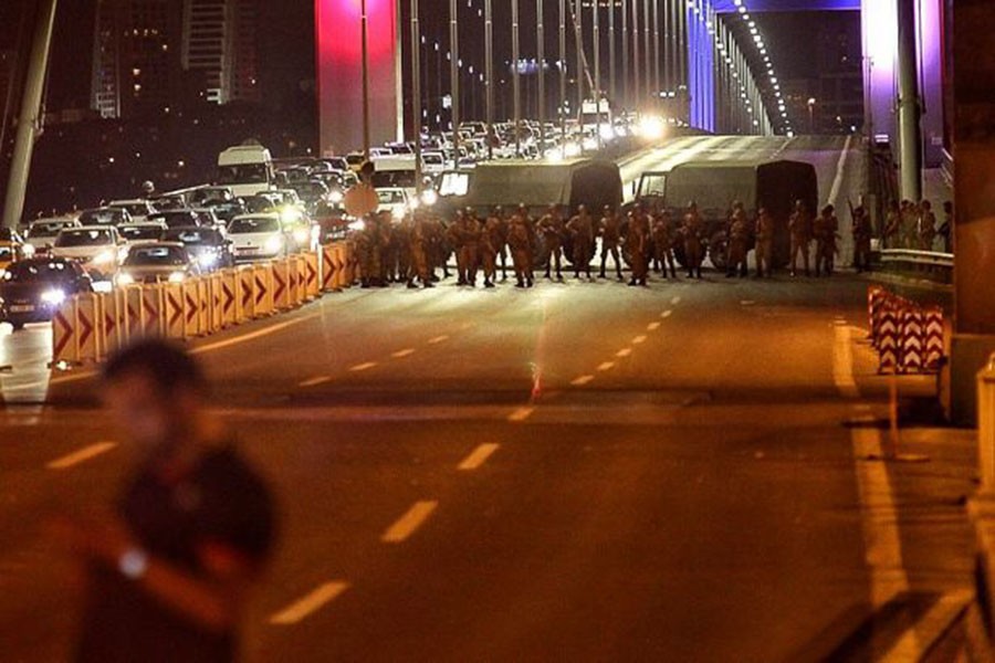 15 Temmuz'daki AKP'yi işgal girişimine müebbet hapis cezası