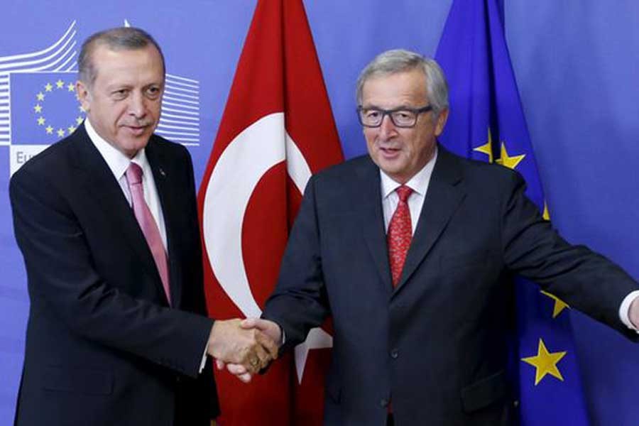 Juncker: AB Türkiye'ye kapısını açık tutmak istiyor