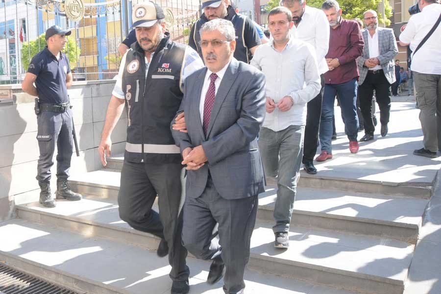 Yılmaz Büyükerşen'e saldırıda gözaltına alınanlar adliyede